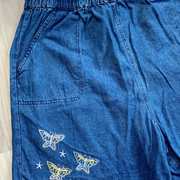 90s K.T. Sport Butterfly Embroidered Jean Shorts - Picture 3 of 8